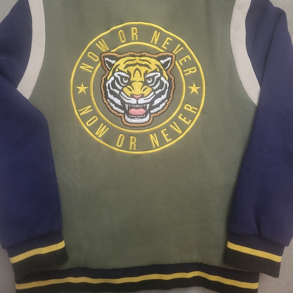 Child's Jacket - size 12-14 - Picture 5 of 6